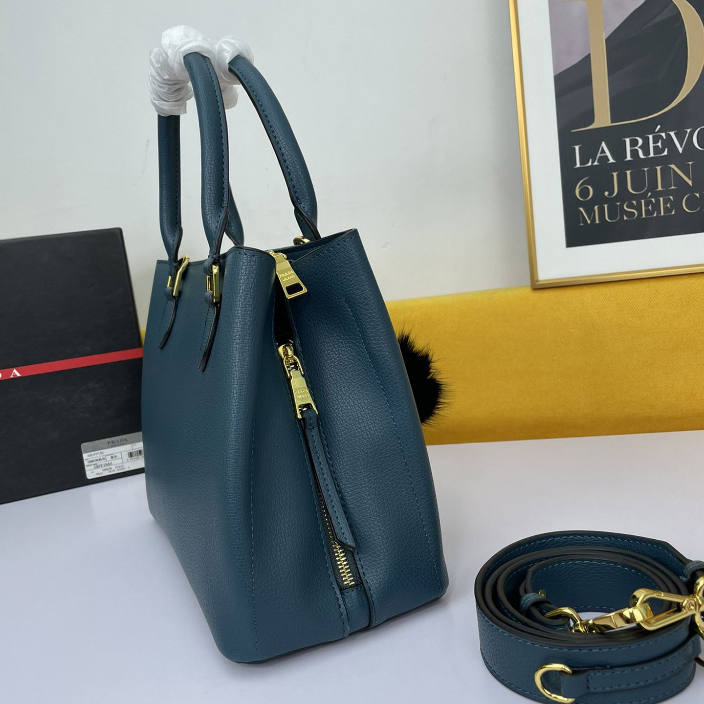 Pra*a top handle bags